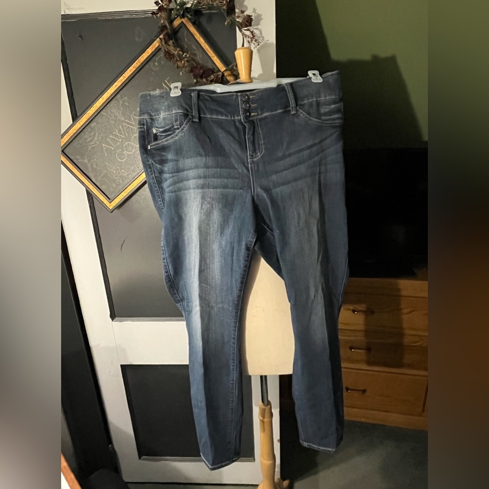 Torrid #3 denim jeans darker color. (Torrid bag) live#3